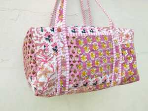 Bolsa de Viaje Deportiva de Lona Acolchada con Diseño de Patchwork de Algodón HANDBLOCK, Estilo Urbano, 20 Pulgadas, Unisex, con Cierre y Barra de Arrastre, Modelo Fab 06 - Product Image 4