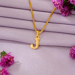Colgante con letra J en oro amarillo, regalo unisex - Product Image 1