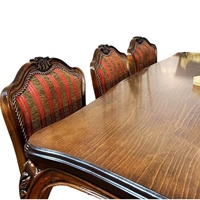 Ensemble de table à manger en teck massif artisanal avec chaises rembourrées |   Meubles de salle à manger modernes et luxueux pour appartements et hôtels |   Java