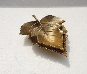 Bandeja Decorativa Moderna de Aluminio para Frutas con Baño de Oro, Diseño Compacto, la Mejor Calidad para Navidad - Product Image 5