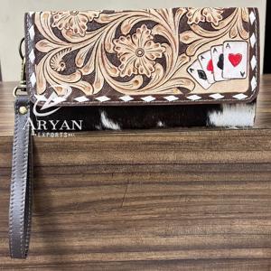 Nuevo y Elegante Bolso de Mano Tipo Clutch de Cuero Vacuno Hecho a Mano con Diseño Floral Grabado y Detalle de Cartas de Póker para Mujer - Product Image 1