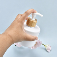Botol Pompa Bambu Isi Ulang Gaya Alami 300ml Dispenser Sabun Cair Plastik Putih Botol Pompa Lotion Sabun Mandi