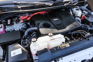โตโยต้า เซคัวญ่า TRD Pro 4WD ปี 2025 มือสอง - Product Image 4