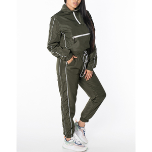 Conjunto de 2 piezas recortado activo de Fitness para mujer, chaqueta deportiva cortavientos y pantalón, conjunto de chándal para correr con logotipo personalizado - Product Image 5