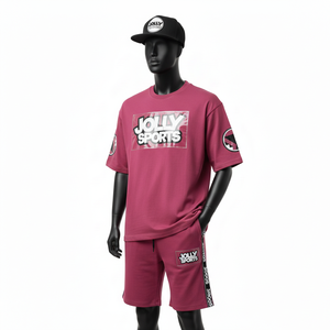 ชุดเสื้อยืดและกางเกงขาสั้นผู้ชาย ผ้าคอตตอนเจอร์ซีย์พรีเมียม GSM เนื้อผ้านุ่ม ระบายอากาศได้ดี สีมารูน โลโก้แบบรีดร้อน ชุดวอร์มขาสั้นผู้ชาย - Product Image 3