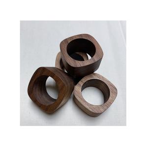 Anneaux de serviette en bois faits à la main de qualité supérieure finition lisse accessoires de salle à manger idéaux pour les fêtes à la maison et les restaurants - Product Image 2