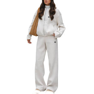 Ensemble de survêtement en polaire pour femmes avec fermeture éclair sur le devant, sweat-shirt à col montant et pantalon de jogging à jambe droite, production en gros OEM - Product Image 3