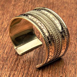 Direct Factory Sale-Fashionable Handmade Diamond-Embellished Resin & Brass <b>Bangle</b> <b>Set</b> Stylish Metal <b>Bangles</b> for Women for Gift - Product Image 5