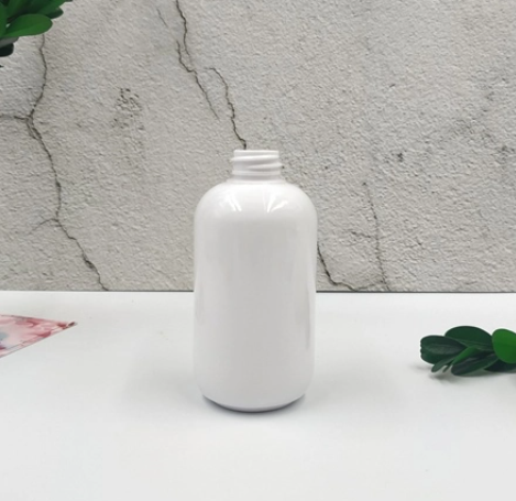 Best Quality Sample Available PET 100ml Round Shape Black Spray Cap Hair/Face Serum Toner Bottles for Cosmetics Packaging