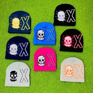 Bonnet personnalisé de haute qualité unisexe acrylique crâne lettre Jacquard Logo bonnet tricoté hiver Ski chapeau pêcheur bonnet - Product Image 1