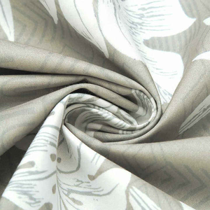 Chemise Hawaïenne Homme en Tissu Rayonne Premium Anti-rétrécissement – Chemise d'Été Respirante en Coton à Imprimé Tropical pour Homme - Product Image 4