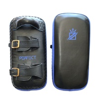 Tapis d'entraînement professionnel personnalisable pour Muay Thai en cuir PU avec rembourrage HD EVA, cousu à la machine, antidérapant et résistant à l'usure pour salle de boxe