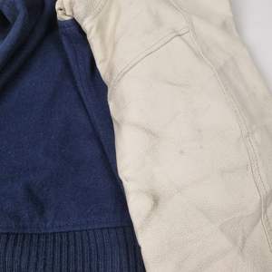 แผ่นผ้ากำมะหยี่ปักลายสำหรับผู้ชายแขนเสื้อกีฬาเบสบอลผ้าโพลีเอสเตอร์ลำลองงานตามสั่ง - Product Image 6