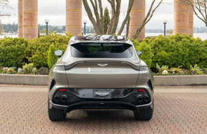 SD7VUJDW9TTV14043 รถยนต์อุตสาหกรรม OEM ระดับหรู SUV ขับเคลื่อนสี่ล้อ AWD เครื่องยนต์ 4.0 ลิตร ทวินเทอร์โบ V8 697 แรงม้า แรงบิด 900 นิวตันเมตร ความเร็วสูงสุด 310 กม./ชม. ไมล์น้อย รับประกัน 3 ปี - Product Image 3