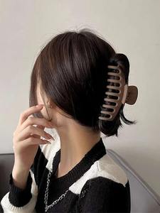 Pince à cheveux géométrique à la mode pour femmes Accessoires de cheveux durables et légers aux prix de gros de l'Inde - Product Image 3