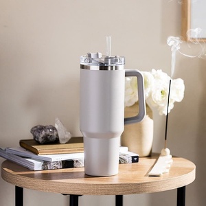 Vaso de 40 onzas con asa y tapa de popote aislado a prueba de fugas de acero inoxidable de doble pared para café para viaje - Product Image 6