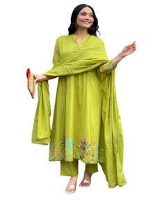 Ensemble de costume Anarkali rouge pour femmes avec dupatta, robe ethnique élégante pour les fêtes, collection festive et de mariage - Product Image 1