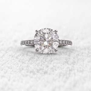 แหวนหมั้นเพชรโมอิสซาไนต์ทรงโซลิแทร์ 2 กะรัต ดีไซน์หรูหรา ทองคำขาว 14K แบบครึ่งวง สำหรับผู้หญิง แหวนแต่งงาน ขายส่ง - Product Image 3