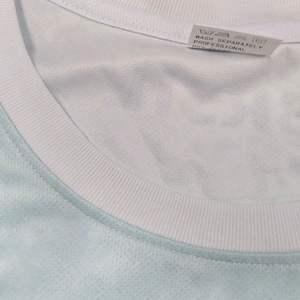 Maillot de football à sublimation intégrale, séchage rapide, personnalisable avec nom d'équipe, col rond, 100% polyester, style ultime - Product Image 4