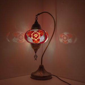 Lampe en mosaïque d'aluminium moderne avec mosaïque de verre découpée à la main et cadre en métal pour une lumière douce dans les espaces domestiques - Product Image 4