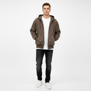 Sudadera con capucha personalizada con pedrería de gran tamaño, tela de primera calidad y pedrería, para uso urbano o informal, unisex. - Product Image 3