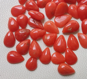Piedra preciosa suelta de cabujón de pera de coral rojo natural, lote de forma de pera pulida suave listo para joyería - Product Image 2