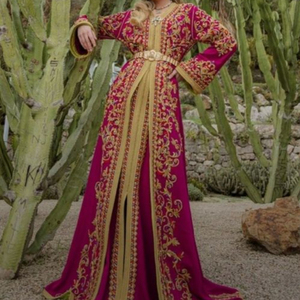 Fête du moyen-orient-porter STYLISH--CAFTAN robe ornée de perles de verre de cristal, pierre, DABKA travail doré @ 2023 - Product Image 1