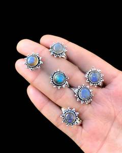 Anillo de labradorita natural Piedra preciosa para mujer Anillo hecho a mano Joyería de plata Regalo DE BODA bohemio A precio de fábrica - Product Image 1