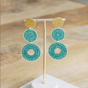 Boucles d'oreilles créoles faites à la main de qualité supérieure pour femmes et filles boucles d'oreilles en perles de verre tendance avec pierre de diamant - Product Image 2