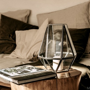 Porte-lampe en verre géométrique avec jantes en métal Iron/SS Design rectangulaire fait à la main-Décoration personnalisée pour la maison et le mariage - Product Image 1