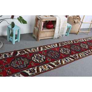 Alfombra Vintage de 2.4x12.5 pies, Alfombra Turca, Alfombra de Lana Roja y Azul Estilo Suroeste - Product Image 3