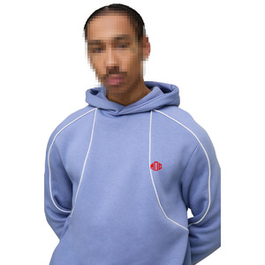 ชุดแทรคสูทผู้ชายแบบมีฮู้ด ดีไซน์ทันสมัย ผลิตจำนวนมาก พร้อมเสื้อฮู้ดผ้าฟลีซเนื้อนุ่มและกางเกงจ็อกเกอร์ทรงหลวม ตกแต่งด้วยตะเข็บตัดกัน สไตล์สตรีทแวร์ - Product Image 3