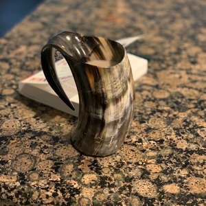 Jarra de Cerveza Vikinga Artesanal de Cuerno de Búfalo, Taza Tradicional Rústica para Beber - Product Image 2