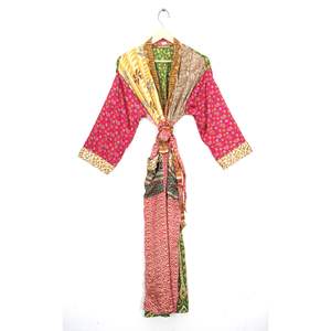 Kimono de retazos hecho a mano, Kimono de seda Floral, ropa de dormir, Kimono Vintage Sari, Kimono reciclado, regalo para ella, mujer - Product Image 1