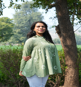 Haut pour femme en coton 100% à volants superposés à motifs floraux, coupe moderne, léger, écologique, lavable, vêtement décontracté - Product Image 1