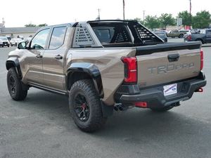 Meilleure Offre Toyota Tacoma TRD Sport Double Cabine 4WD d'Occasion de 2025 - Product Image 2