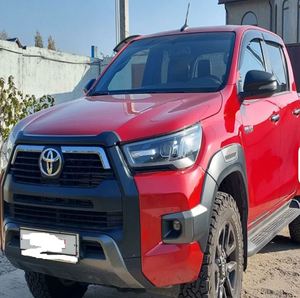 Hilux d'occasion en excellent état, conduite à gauche, automatique, turbo, 4 places, 4x4, pick-up, modèle 2020, norme Euro VI, moteur haute puissance - Product Image 1