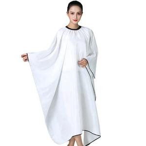 Cape de salon de coiffure imperméable antistatique et antiadhésive en polyester imprimé personnalisé pour adultes Saaqaans de coupe de cheveux de barbier - Product Image 6