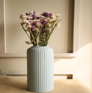 Jarrón rústico de Chevron, decoración gris y blanca, acabado envejecido, acento de granja moderno. Disponible a precios mayoristas. - Product Image 3