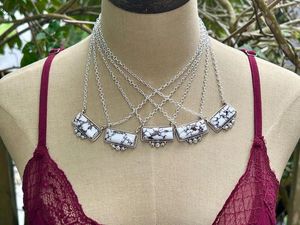 Collar de plata turquesa caballo salvaje hecho a mano, joyería de estilo bohemio minimalista - Product Image 5
