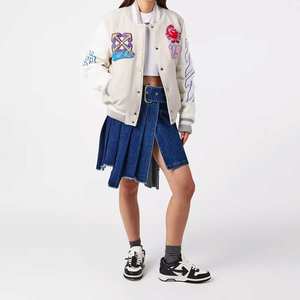 2025 personalizado 100% Material de lana transpirable hecho mujer Crop Varsity chaqueta diseño personalizado Crop College chaqueta de béisbol para mujer - Product Image 6