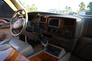 Gran Oferta, Excelente Estado: Ford Excursion Limited 4x4 del 2001, Listo para Enviar - Product Image 2