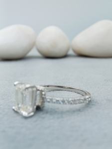 14K/18K or blanc/jaune CT 2.0 forme émeraude VVS diamant de laboratoire Solitaire bague de fiançailles et de mariage classique bijoux fins - Product Image 3