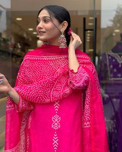 Magnifique salwar kameez en tissu crêpe français avec broderie, dupatta en chinon, collection de vêtements pour filles et vêtements classiques - Product Image 4