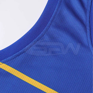 Kit d'uniforme de basket-ball en maille respirante ensemble short en jersey tissu polyester évacuant la transpiration options de couleur de marque d'équipe personnalisées - Product Image 4