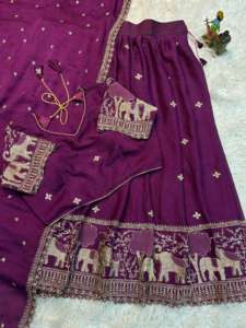 ชุดส่าหรีสำเร็จรูปสำหรับผู้หญิง ผ้าแฟนซีเนื้อครัช สีเดียวกับผ้าคลุมไหล่ งานปักสี่ด้าน - Product Image 2