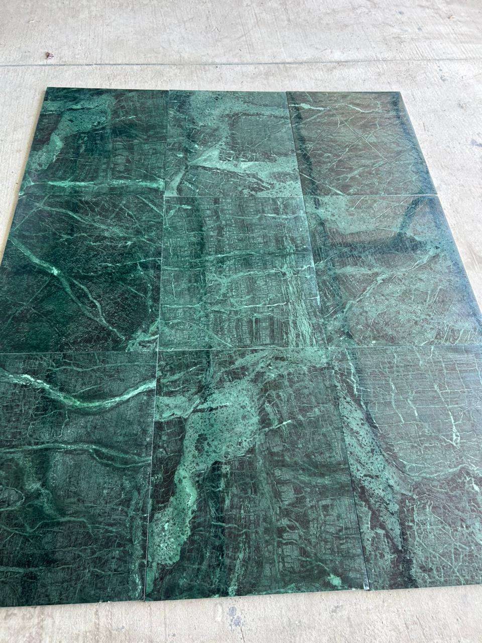 สีเขียว