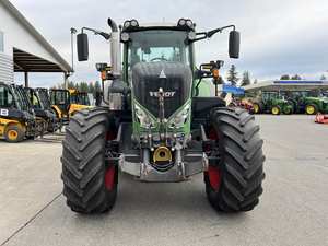 Tractor Fendt 828 VARIO 2015, Máquina Agrícola de Alta Potencia para Agricultura de Trabajo Pesado - Product Image 2