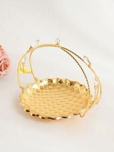 Elegante bandeja de Ramadán de metal con brillo dorado adecuada para exhibir bebidas de frutas y platos dulces en Iftar - Product Image 5