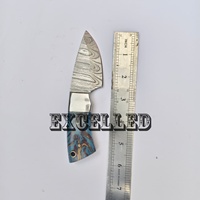 Cuchillo de Caza de Hoja Fija de Acero de Damasco Hecho a Mano, Mango de Piña, con Funda de Cuero Gratis